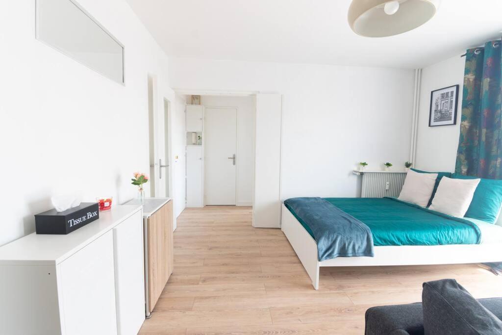 Апартаменты Le Citadin-T1-28M2-Pte Paris M7 Ле-Кримлен-Бисетр Экстерьер фото